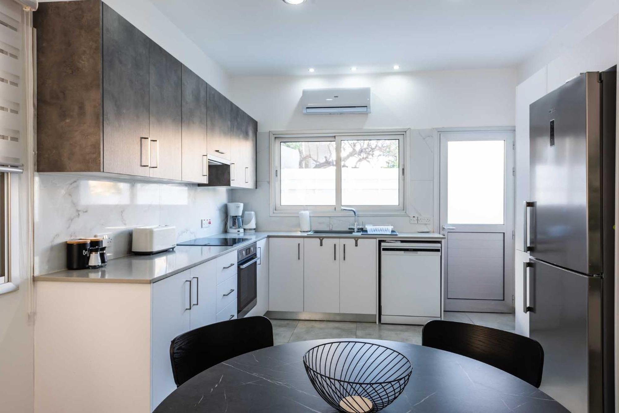 Kition City Apartments - Central Location Larnaca Buitenkant foto