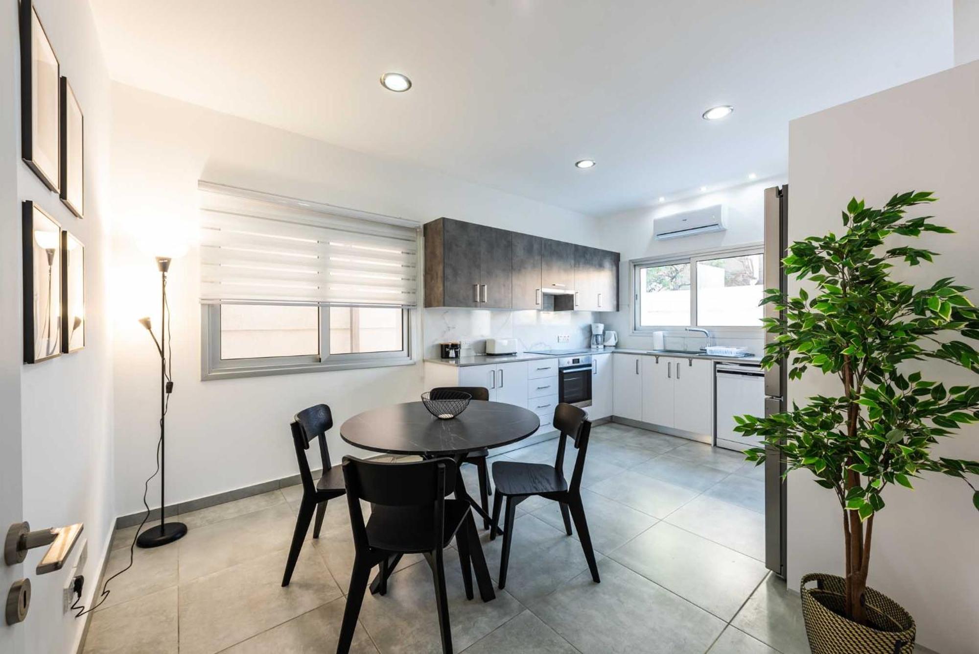 Kition City Apartments - Central Location Larnaca Buitenkant foto
